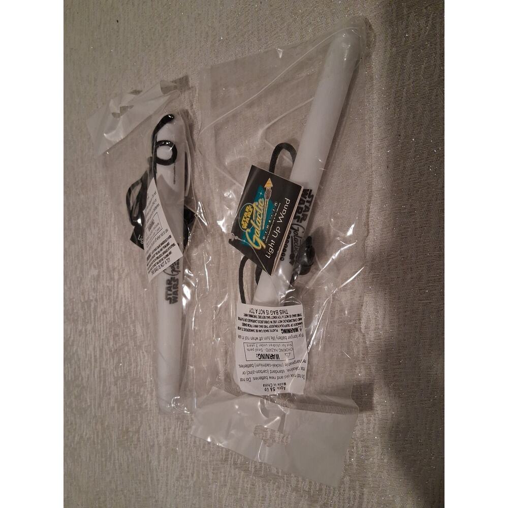 Disney Star Wars Weekends 2014 Galactic Dine In Light Up Wand Saber Lot of 2 NEW
